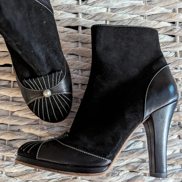 MARC JACOBS black suede stitched booties boots 8.5 9 - Picture 1 of 11